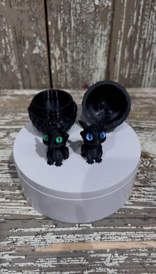 Baby-Drache + Ei , mit echten Augen Effekt.